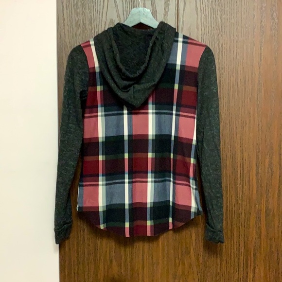 Plaid Long Sleeve Top - Picture 2 of 2